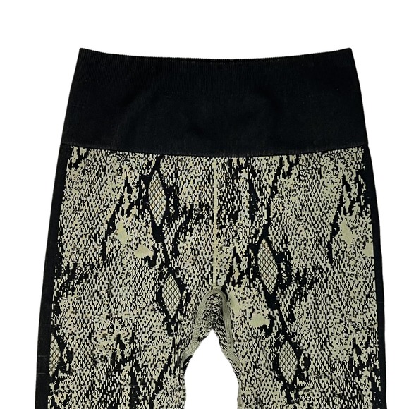 Fabletics Snakeskin Printed Seamless 7/8 Leggings Sz S High Waisted Green Black - Picture 7 of 7